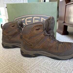 Men's Targhee 4 Mid Height Waterproof Hiking Boots